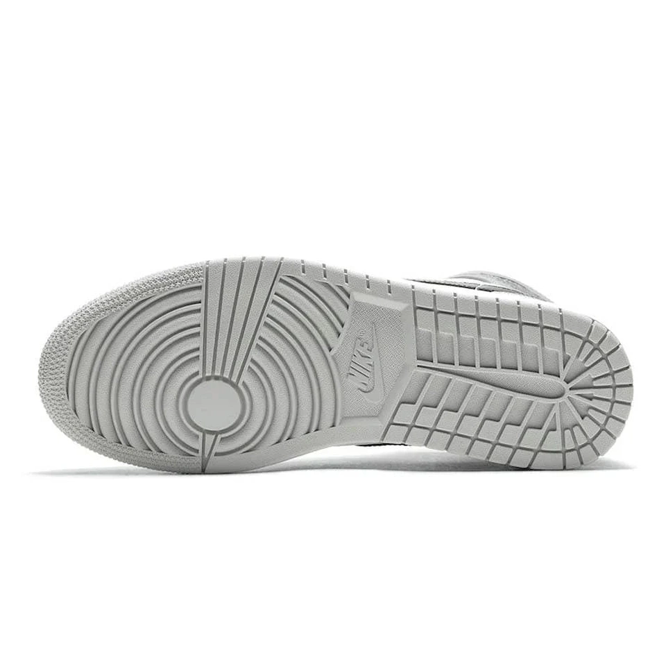 Jordan Smoke 1 Grey Mid Air 0627